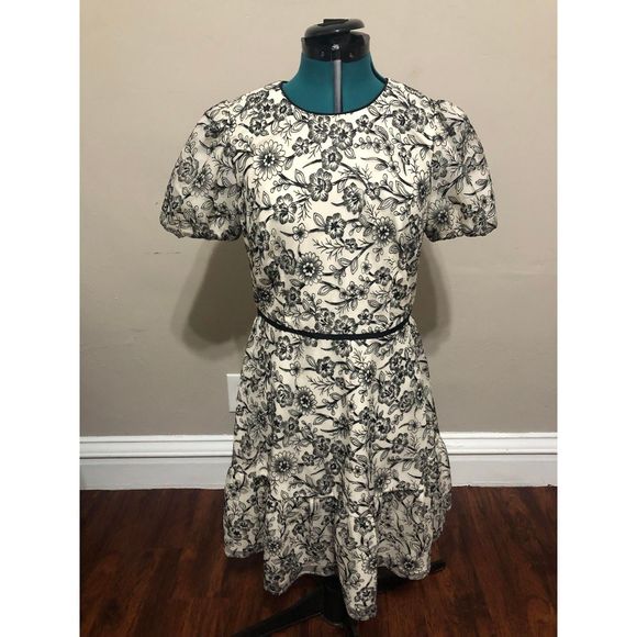 Gal Meets Glam Viola Raffia Embroidered White + Black Floral Dress, NWT, 10P - Picture 4 of 6